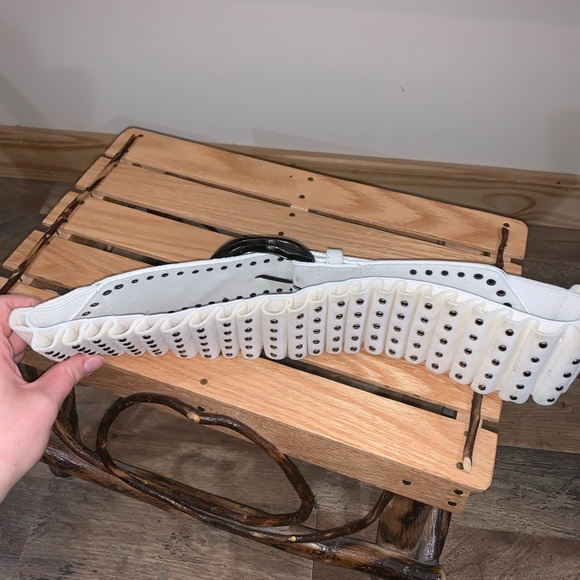 Classic western style white belt size S/M - Picture 4 of 5